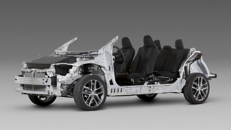 Rò rỉ hình ảnh Toyota Camry 2018 với thiết kế mới mạnh mẽ hơn 2